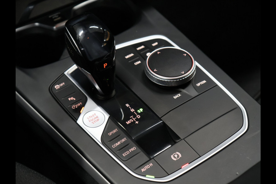 BMW 1-serie 118i Sport [CAMERA, APPLE CARPLAY, VIRTUAL COCKPIT, DAB, LED DIMLICHT, CRUISE CONTROL, NIEUWSTAAT]