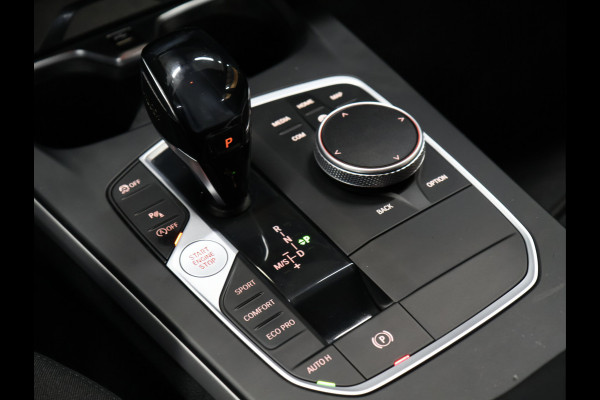 BMW 1-serie 118i Sport [CAMERA, APPLE CARPLAY, VIRTUAL COCKPIT, DAB, LED DIMLICHT, CRUISE CONTROL, NIEUWSTAAT]