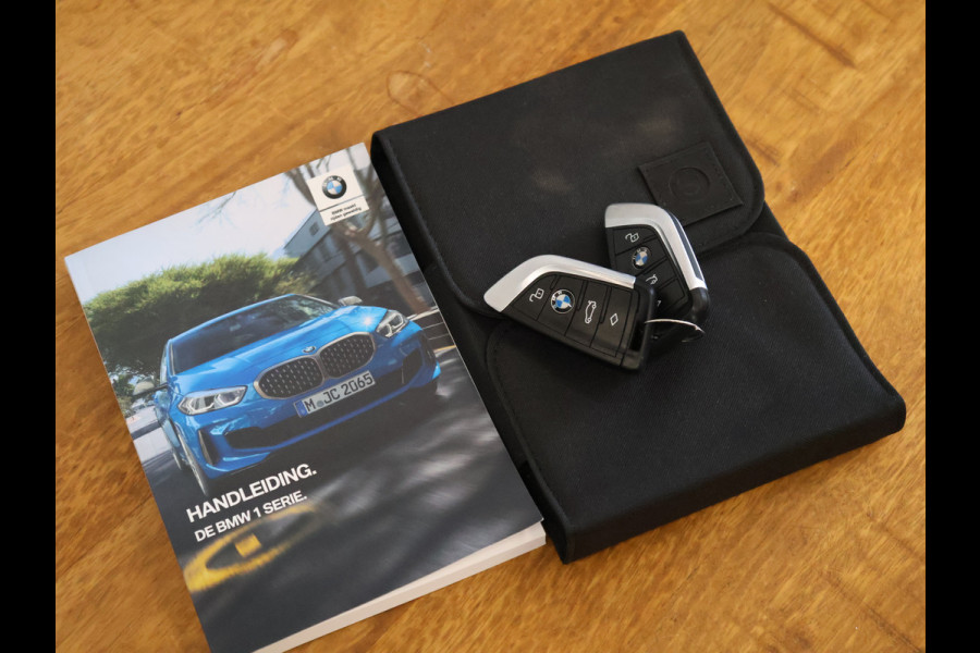 BMW 1-serie 118i Sport [CAMERA, APPLE CARPLAY, VIRTUAL COCKPIT, DAB, LED DIMLICHT, CRUISE CONTROL, NIEUWSTAAT]