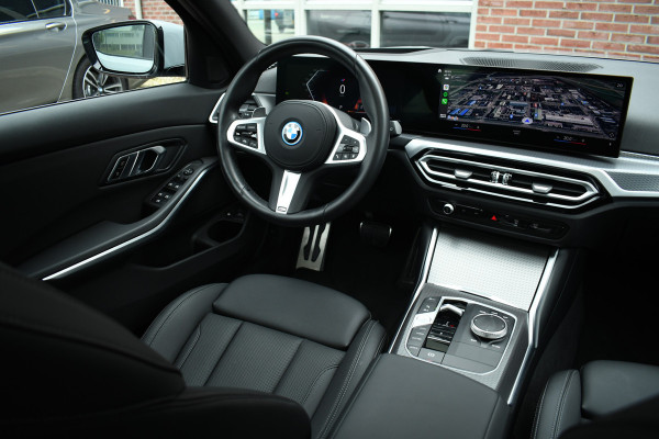 BMW 3 Serie Touring 330e xDrive M-Sport Pano ACC Trekh HUD HiFi Leder Brooklyngrau!