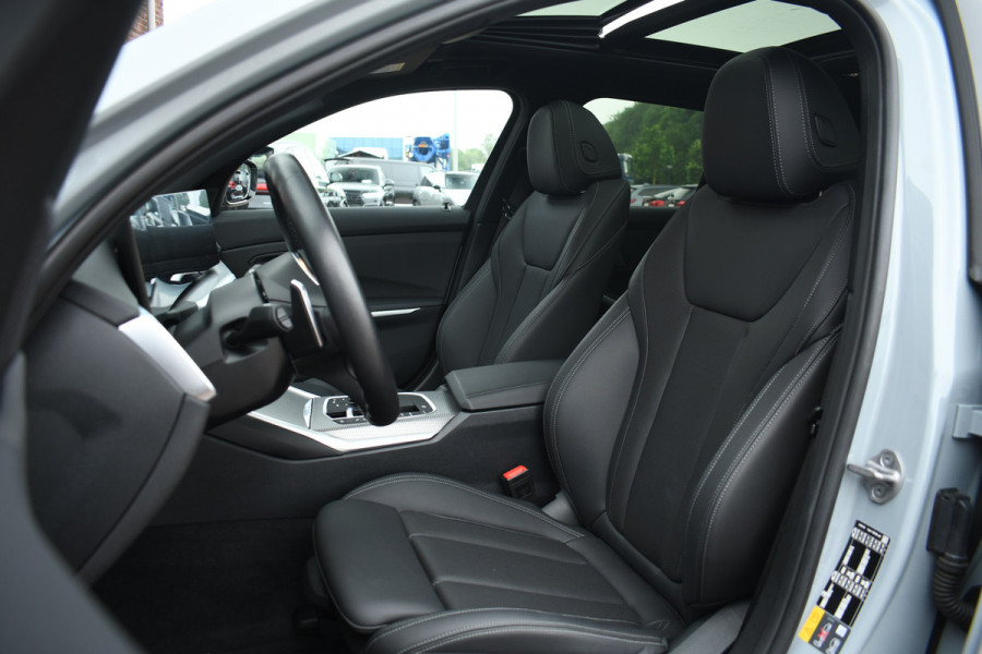 BMW 3 Serie Touring 330e xDrive M-Sport Pano ACC Trekh HUD HiFi Leder Brooklyngrau!