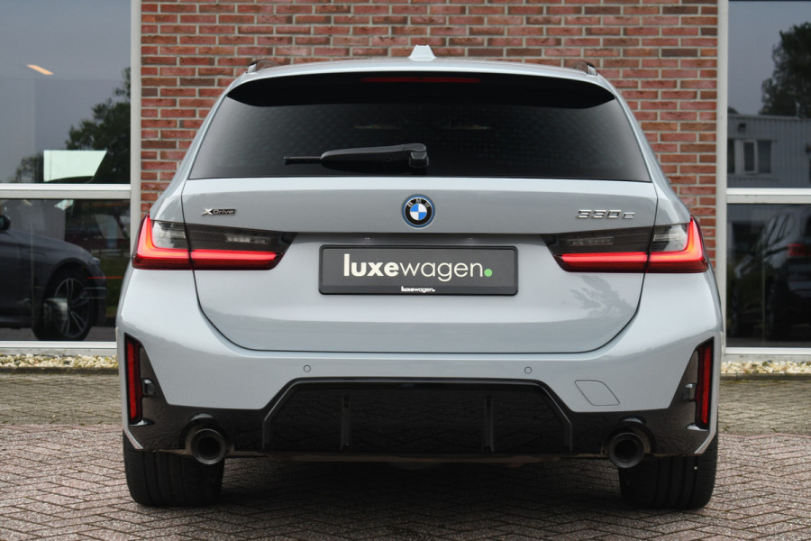 BMW 3 Serie Touring 330e xDrive M-Sport Pano ACC Trekh HUD HiFi Leder Brooklyngrau!