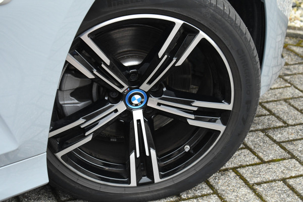 BMW 3 Serie Touring 330e xDrive M-Sport Pano ACC Trekh HUD HiFi Leder Brooklyngrau!