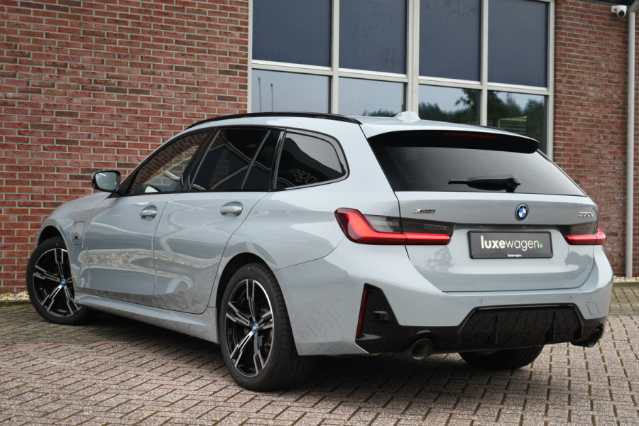 BMW 3 Serie Touring 330e xDrive M-Sport Pano ACC Trekh HUD HiFi Leder Brooklyngrau!