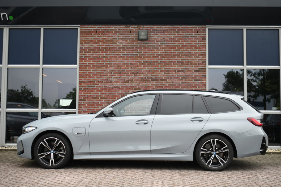 BMW 3 Serie Touring 330e xDrive M-Sport Pano ACC Trekh HUD HiFi Leder Brooklyngrau!