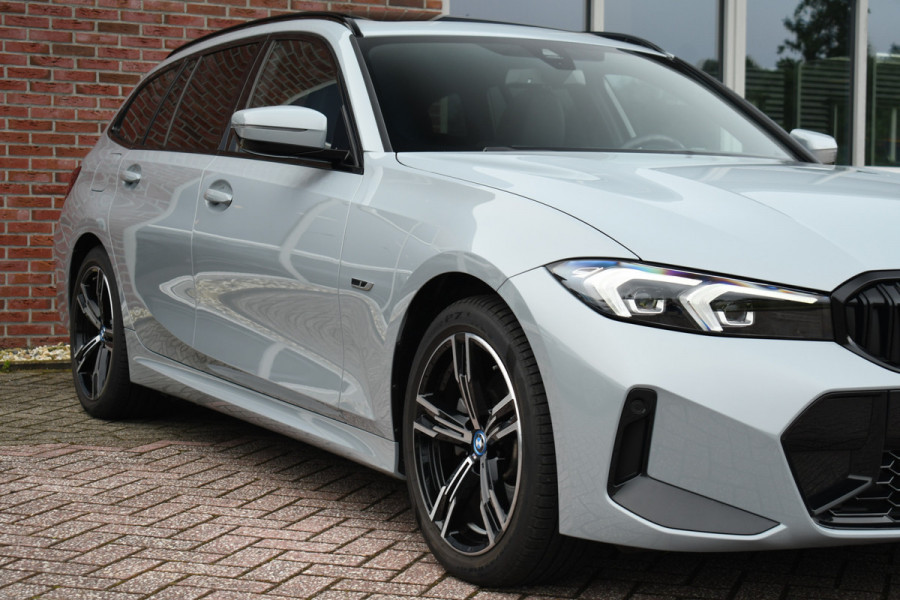 BMW 3 Serie Touring 330e xDrive M-Sport Pano ACC Trekh HUD HiFi Leder Brooklyngrau!