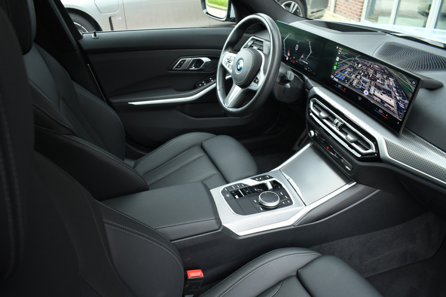 BMW 3 Serie Touring 330e xDrive M-Sport Pano ACC Trekh HUD HiFi Leder Brooklyngrau!
