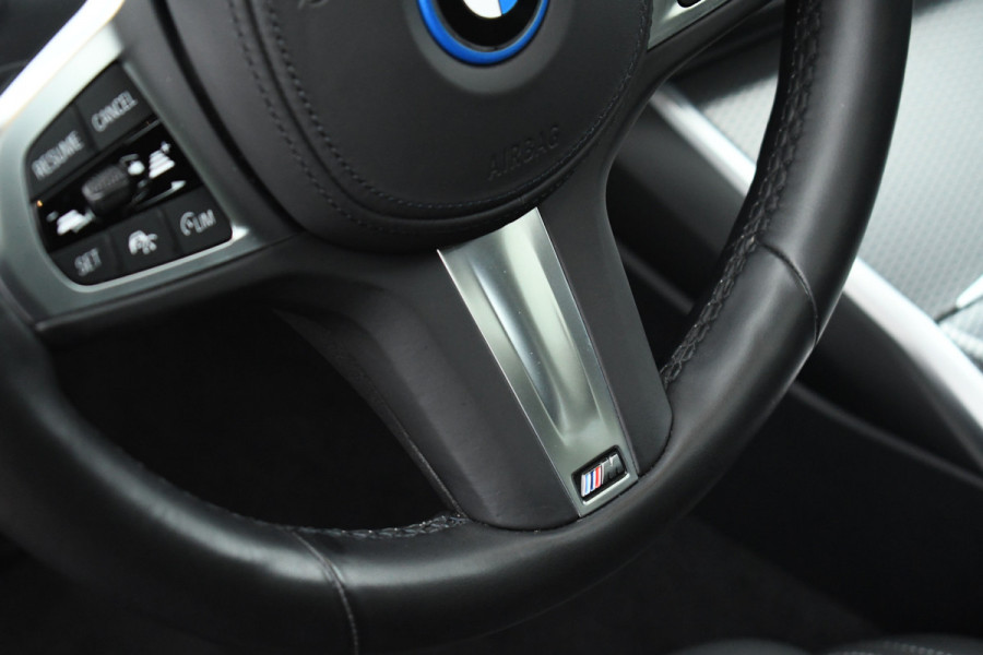 BMW 3 Serie Touring 330e xDrive M-Sport Pano ACC Trekh HUD HiFi Leder Brooklyngrau!