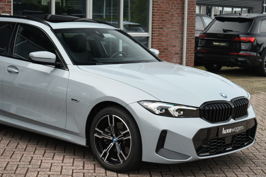 BMW 3 Serie Touring 330e xDrive M-Sport Pano ACC Trekh HUD HiFi Leder Brooklyngrau!
