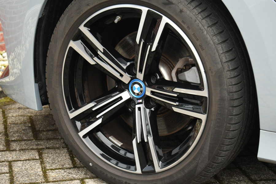 BMW 3 Serie Touring 330e xDrive M-Sport Pano ACC Trekh HUD HiFi Leder Brooklyngrau!