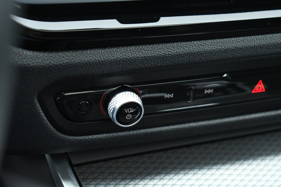 BMW 3 Serie Touring 330e xDrive M-Sport Pano ACC Trekh HUD HiFi Leder Brooklyngrau!
