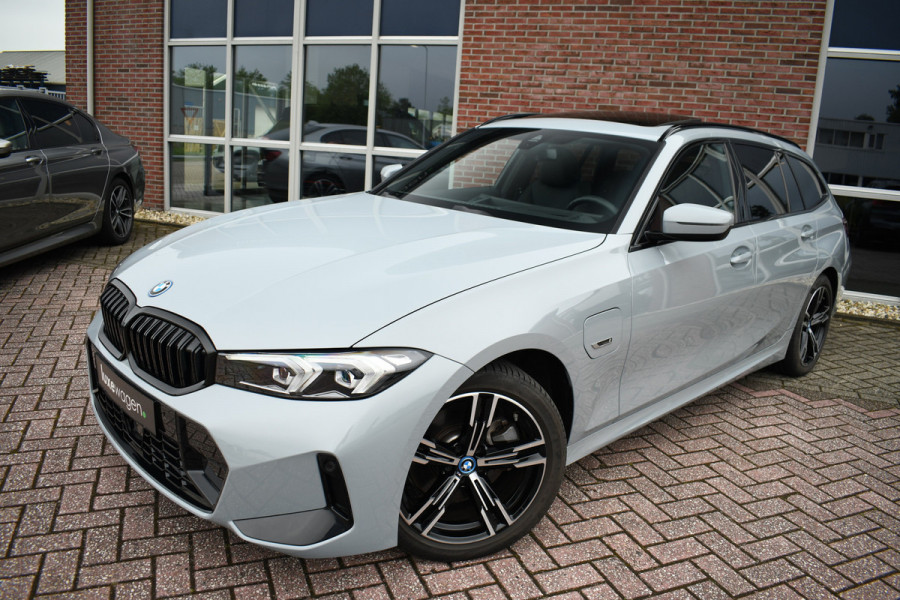 BMW 3 Serie Touring 330e xDrive M-Sport Pano ACC Trekh HUD HiFi Leder Brooklyngrau!