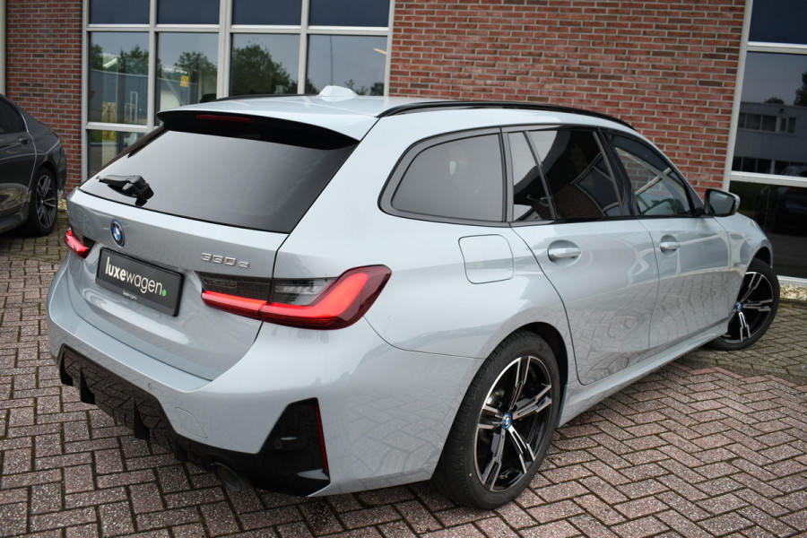 BMW 3 Serie Touring 330e xDrive M-Sport Pano ACC Trekh HUD HiFi Leder Brooklyngrau!