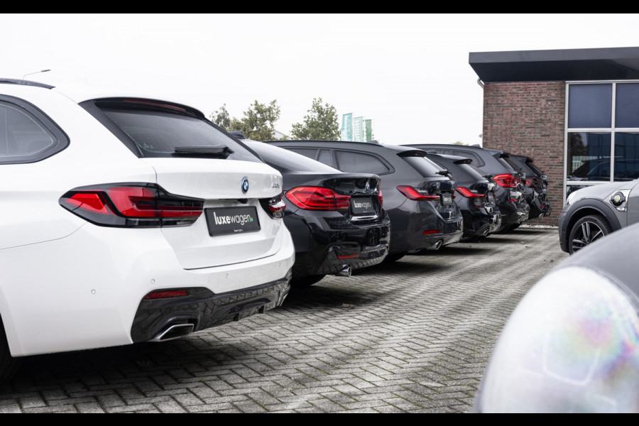 BMW 3 Serie Touring 330e xDrive M-Sport Pano ACC Trekh HUD HiFi Leder Brooklyngrau!