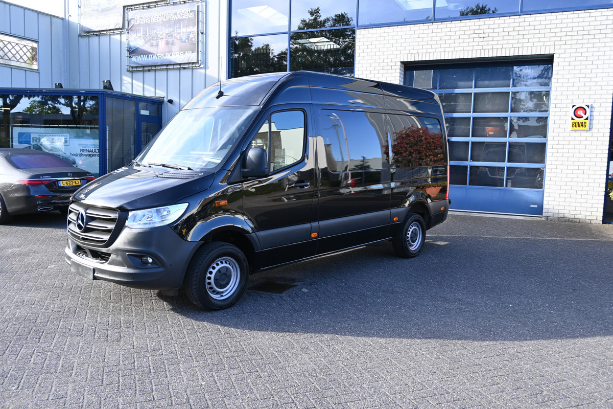 Mercedes-Benz Sprinter 317 CDI L2H2 RWD MBUX navigatie, 360 graden camera, Geveerde stoel, Etc. Mercedes-Benz Sprinter 317 CDI L2H2 RWD MBUX navigatie, 360 graden camera, Geveerde stoel, Etc.