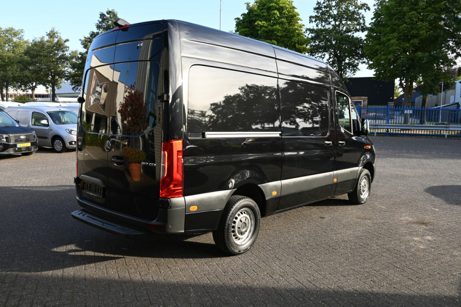 Mercedes-Benz Sprinter 317 CDI L2H2 RWD MBUX navigatie, 360 graden camera, Geveerde stoel, Etc.