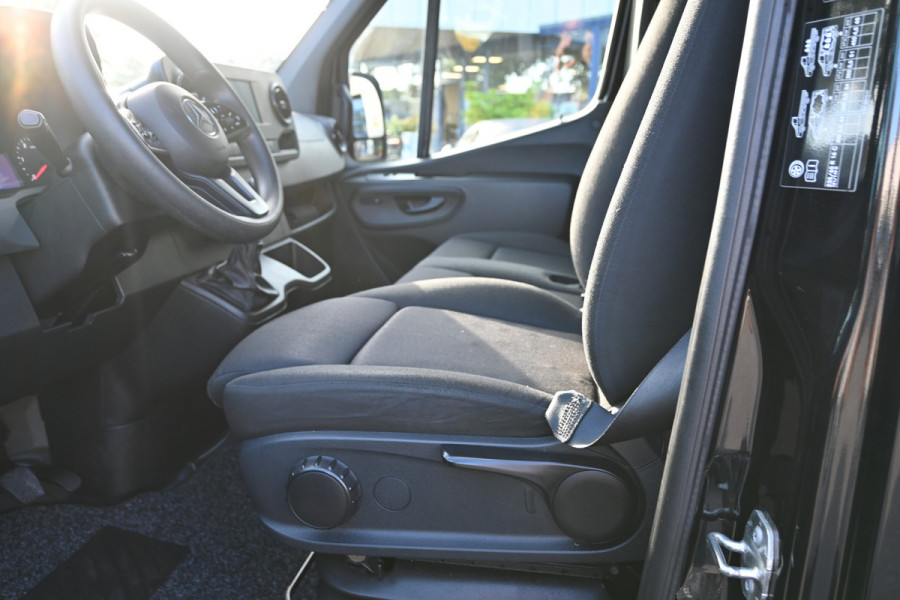 Mercedes-Benz Sprinter 317 CDI L2H2 RWD MBUX navigatie, 360 graden camera, Geveerde stoel, Etc.