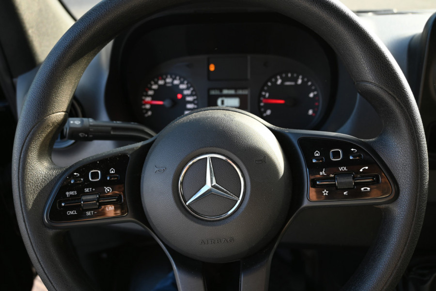 Mercedes-Benz Sprinter 317 CDI L2H2 RWD MBUX navigatie, 360 graden camera, Geveerde stoel, Etc.