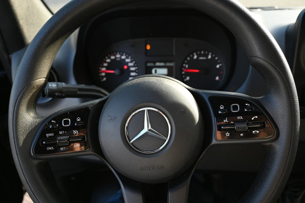 Mercedes-Benz Sprinter 317 CDI L2H2 RWD MBUX navigatie, 360 graden camera, Geveerde stoel, Etc.