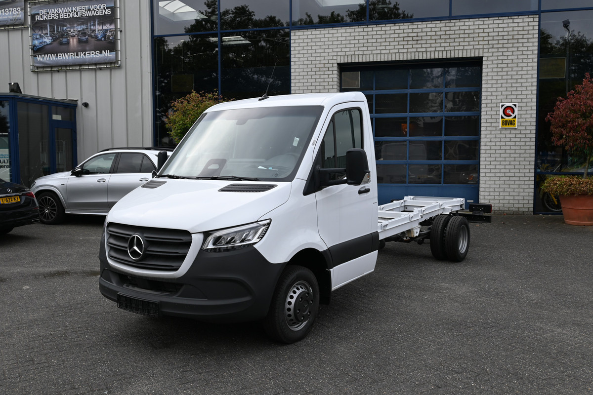 Mercedes-Benz Sprinter 519 CDI Pro MBUX 10.25, LED koplampen, Geveerde stoel, Etc. Mercedes-Benz Sprinter 519 CDI Pro MBUX 10.25, LED koplampen, Geveerde stoel, Etc.