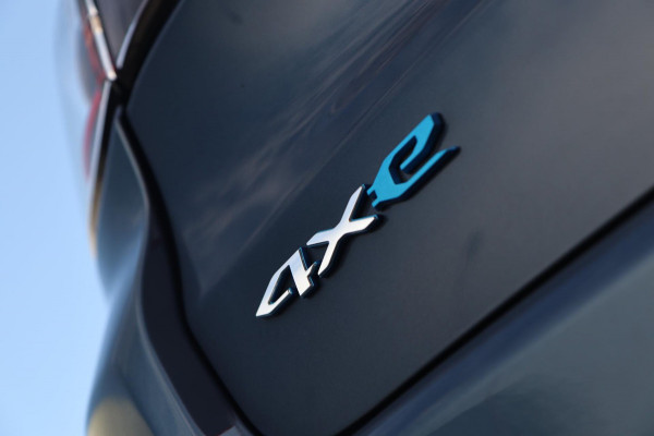 Jeep Compass 4xe 240 Limited / PANODAK / CAMERA / FACELIFT / CARPLAY