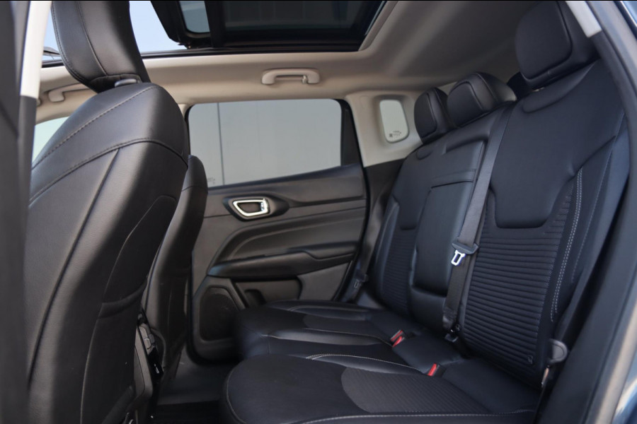 Jeep Compass 4xe 240 Limited / PANODAK / CAMERA / FACELIFT / CARPLAY