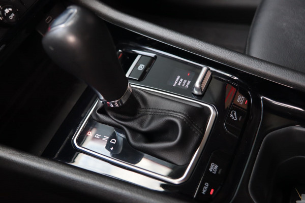 Jeep Compass 4xe 240 Limited / PANODAK / CAMERA / FACELIFT / CARPLAY