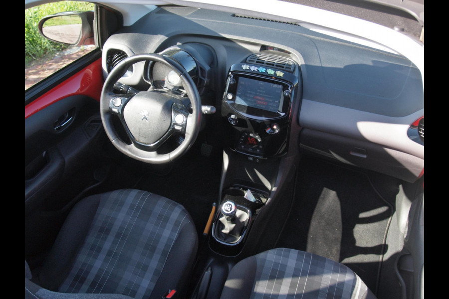 Peugeot 108 1.0 e-VTi Allure TOP! | Schuifdak | Camera | DAB | Keyless entry | Navi |
