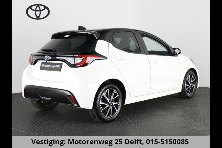 Toyota Yaris 1.5 HYBRID DYNAMIC PACK AUTOMAAT GARANTIE 2-2033! LMV.CAMERA.ADAPTIVE CRUISE.CLOUD NAVIGATIE