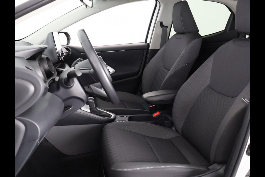 Toyota Yaris 1.5 HYBRID DYNAMIC PACK AUTOMAAT GARANTIE 2-2033! LMV.CAMERA.ADAPTIVE CRUISE.CLOUD NAVIGATIE