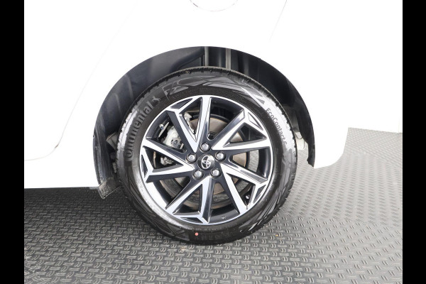 Toyota Yaris 1.5 HYBRID DYNAMIC PACK AUTOMAAT GARANTIE 2-2033! LMV.CAMERA.ADAPTIVE CRUISE.CLOUD NAVIGATIE