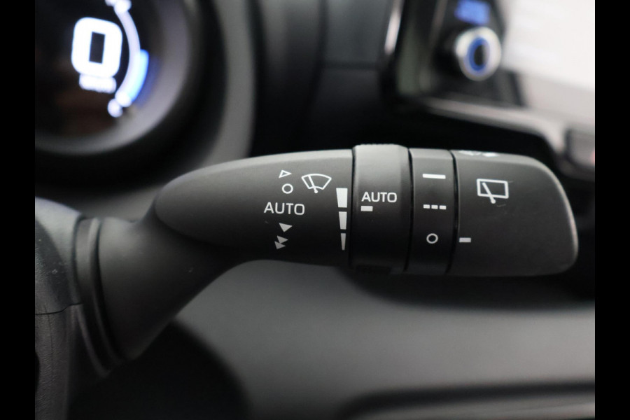 Toyota Yaris 1.5 HYBRID DYNAMIC PACK AUTOMAAT GARANTIE 2-2033! LMV.CAMERA.ADAPTIVE CRUISE.CLOUD NAVIGATIE