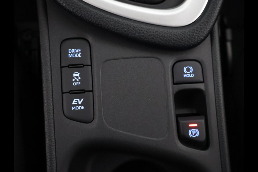 Toyota Yaris 1.5 HYBRID DYNAMIC PACK AUTOMAAT GARANTIE 2-2033! LMV.CAMERA.ADAPTIVE CRUISE.CLOUD NAVIGATIE