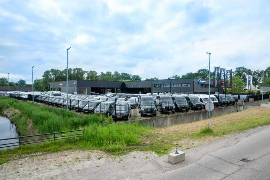 Mercedes-Benz Sprinter 1.9 CDI 150PK L2H2 RWD Automaat Airco Navigatie Camera 3Zits Cruise Control