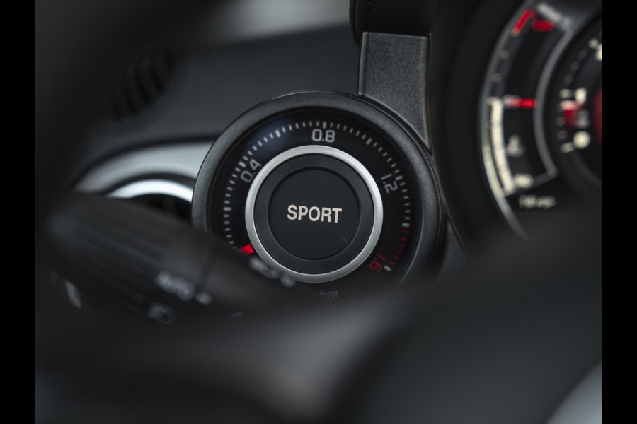 Abarth 595 C ScorpioneOro  | Monza | Beats audio | CarPlay | One of 2000