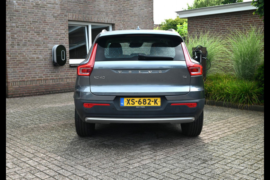 Volvo XC40 2.0 T4 Momentum 190 PK Trekhaak Leder Camera Harman Kardon LED 18''