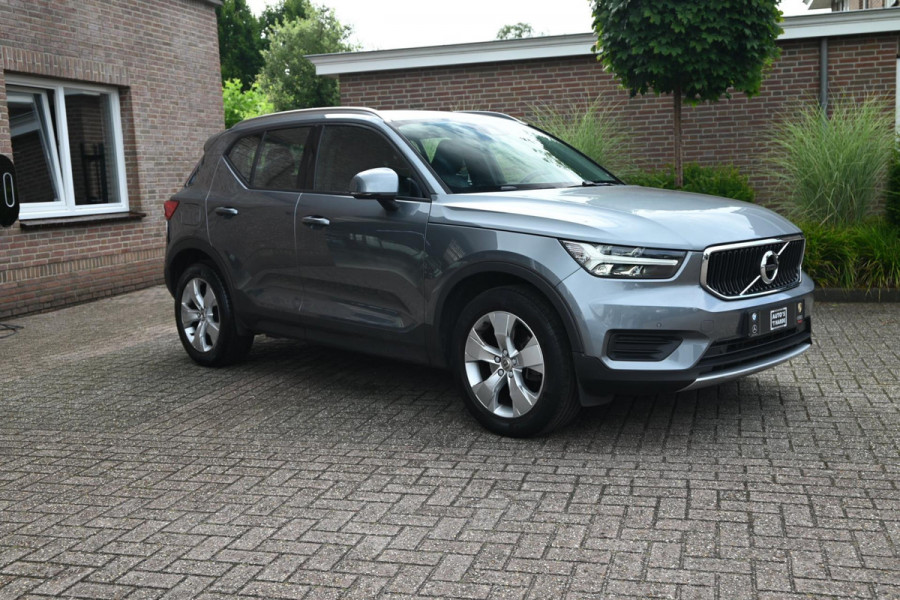 Volvo XC40 2.0 T4 Momentum 190 PK Trekhaak Leder Camera Harman Kardon LED 18''