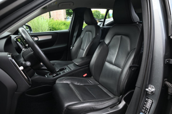 Volvo XC40 2.0 T4 Momentum 190 PK Trekhaak Leder Camera Harman Kardon LED 18''