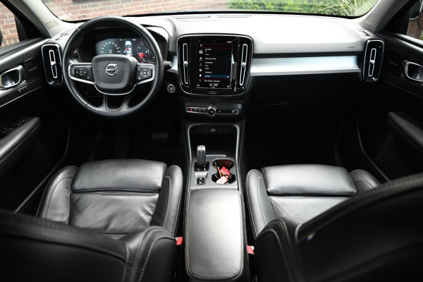 Volvo XC40 2.0 T4 Momentum 190 PK Trekhaak Leder Camera Harman Kardon LED 18''