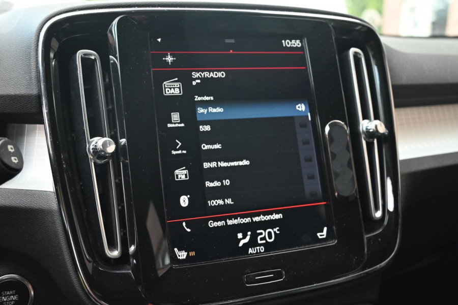 Volvo XC40 2.0 T4 Momentum 190 PK Trekhaak Leder Camera Harman Kardon LED 18''