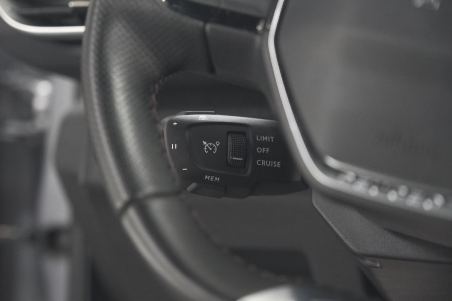 Peugeot 5008 PureTech 130 EAT8 GT | Panoramadak | 360 Camera | FOCAL® | Adaptieve Cruise Control