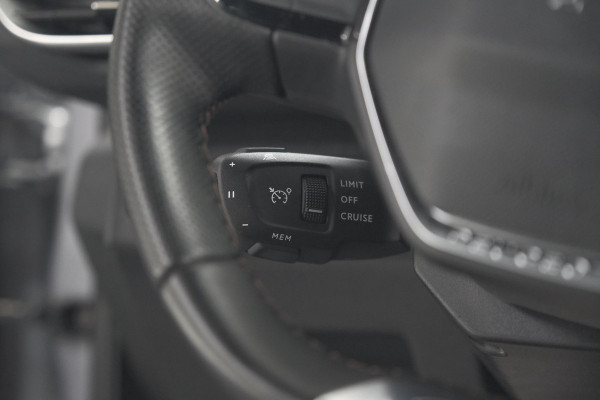 Peugeot 5008 PureTech 130 EAT8 GT | Panoramadak | 360 Camera | FOCAL® | Adaptieve Cruise Control