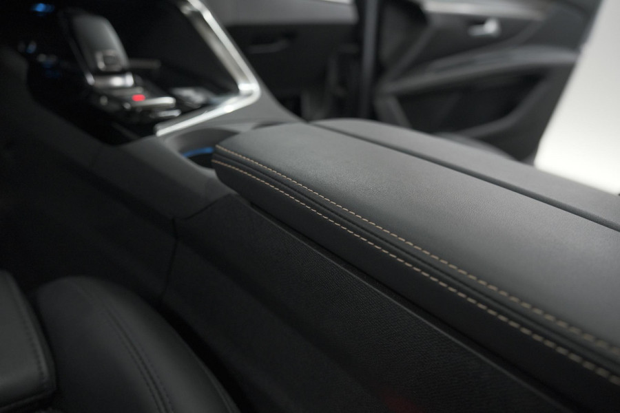 Peugeot 5008 PureTech 130 EAT8 GT | Panoramadak | 360 Camera | FOCAL® | Adaptieve Cruise Control