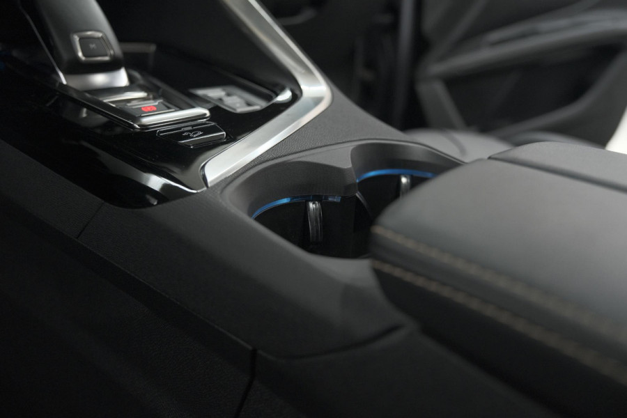 Peugeot 5008 PureTech 130 EAT8 GT | Panoramadak | 360 Camera | FOCAL® | Adaptieve Cruise Control