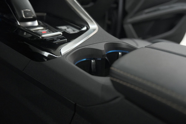 Peugeot 5008 PureTech 130 EAT8 GT | Panoramadak | 360 Camera | FOCAL® | Adaptieve Cruise Control