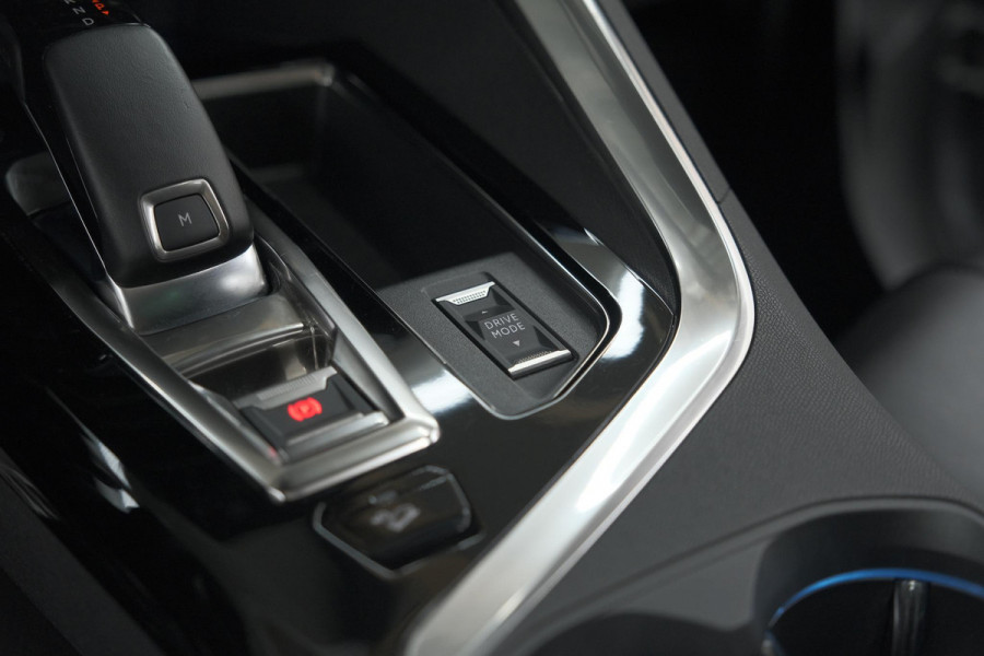 Peugeot 5008 PureTech 130 EAT8 GT | Panoramadak | 360 Camera | FOCAL® | Adaptieve Cruise Control