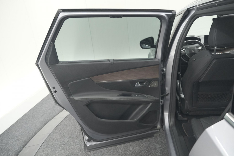 Peugeot 5008 PureTech 130 EAT8 GT | Panoramadak | 360 Camera | FOCAL® | Adaptieve Cruise Control