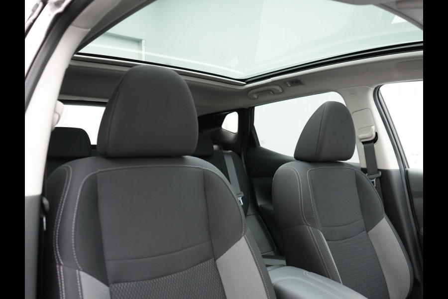 Nissan QASHQAI 1.3 DIG-T N-Connecta Automaat 160pk Dealer O.H. | Panodak | L.M. 18" | Navigatie | Apple Carplay | Camera | Stoelverwarming | Cruise Control | Climate Control |