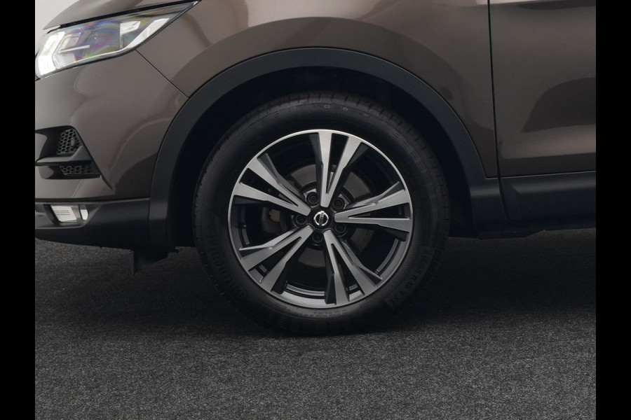 Nissan QASHQAI 1.3 DIG-T N-Connecta Automaat 160pk Dealer O.H. | Panodak | L.M. 18" | Navigatie | Apple Carplay | Camera | Stoelverwarming | Cruise Control | Climate Control |