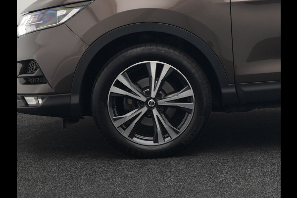 Nissan QASHQAI 1.3 DIG-T N-Connecta Automaat 160pk Dealer O.H. | Panodak | L.M. 18" | Navigatie | Apple Carplay | Camera | Stoelverwarming | Cruise Control | Climate Control |